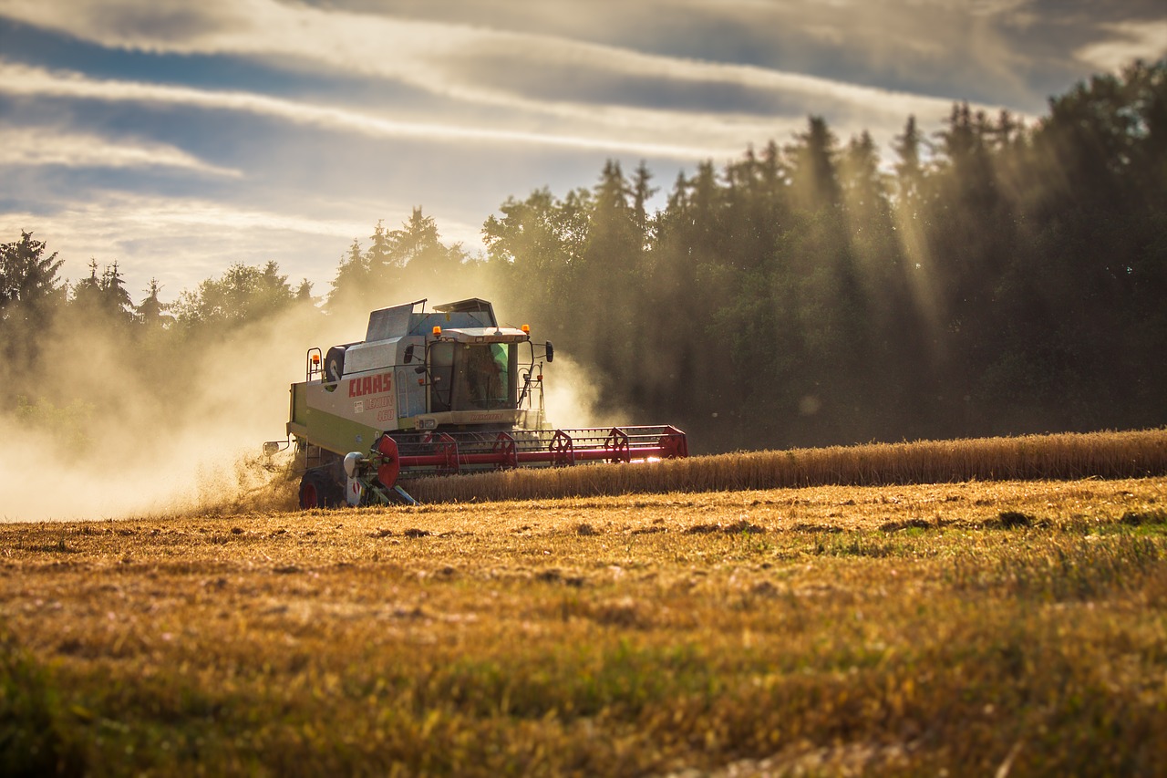 claas lexion combine harvester free photo