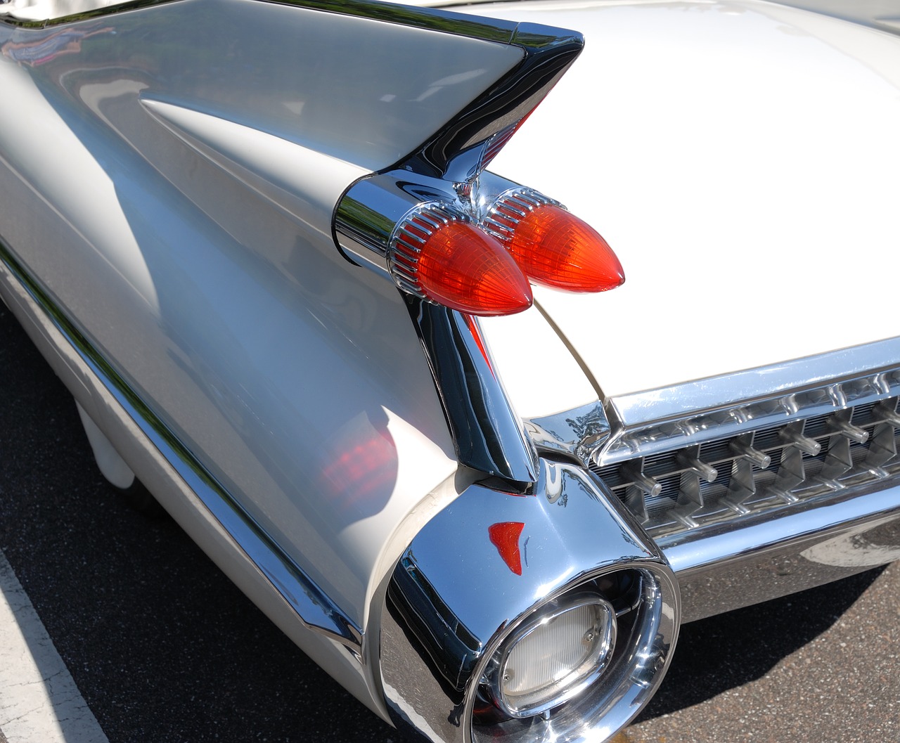 classic cadillac tail light rear free photo