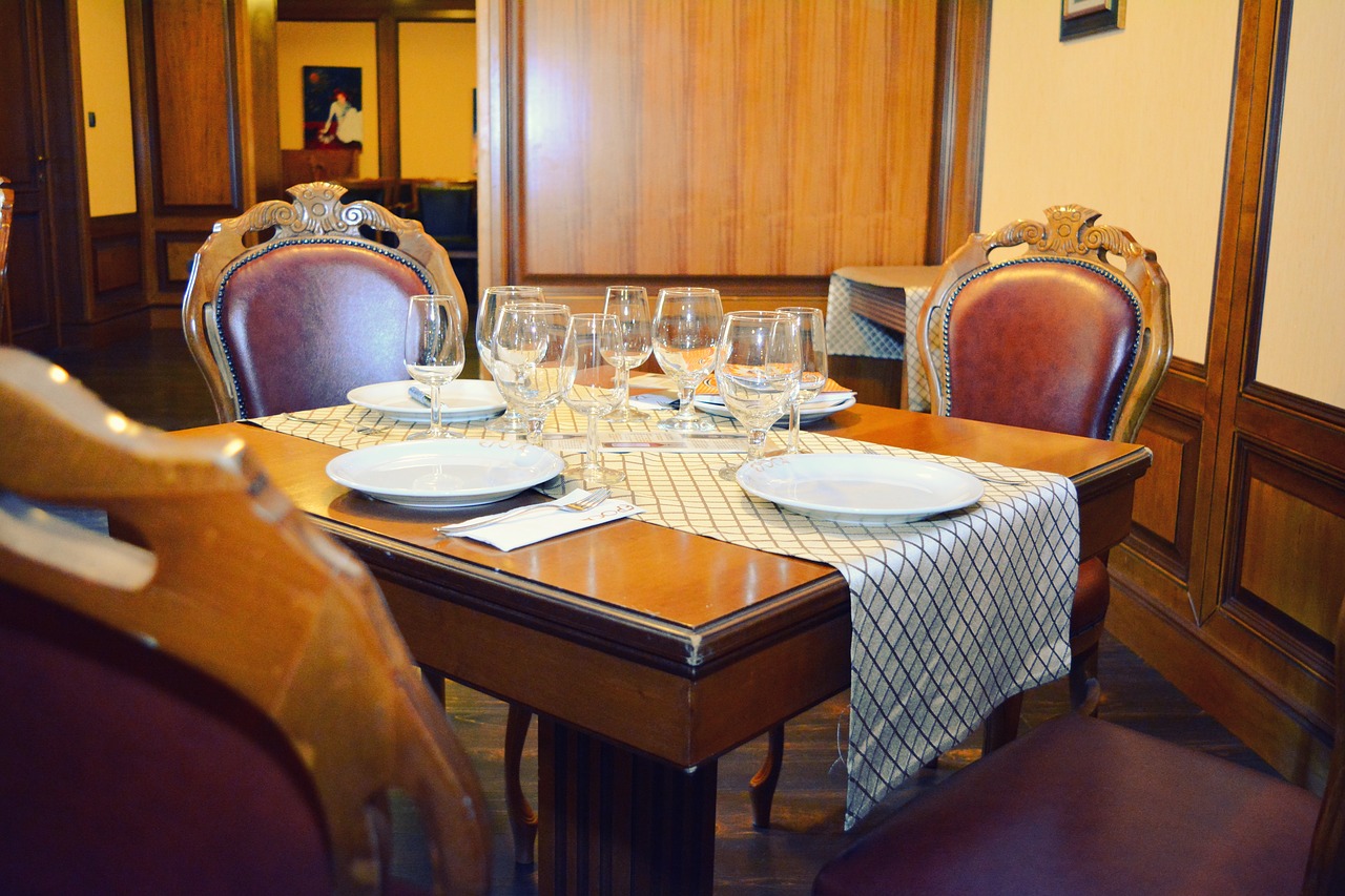 classical table restaurant free photo