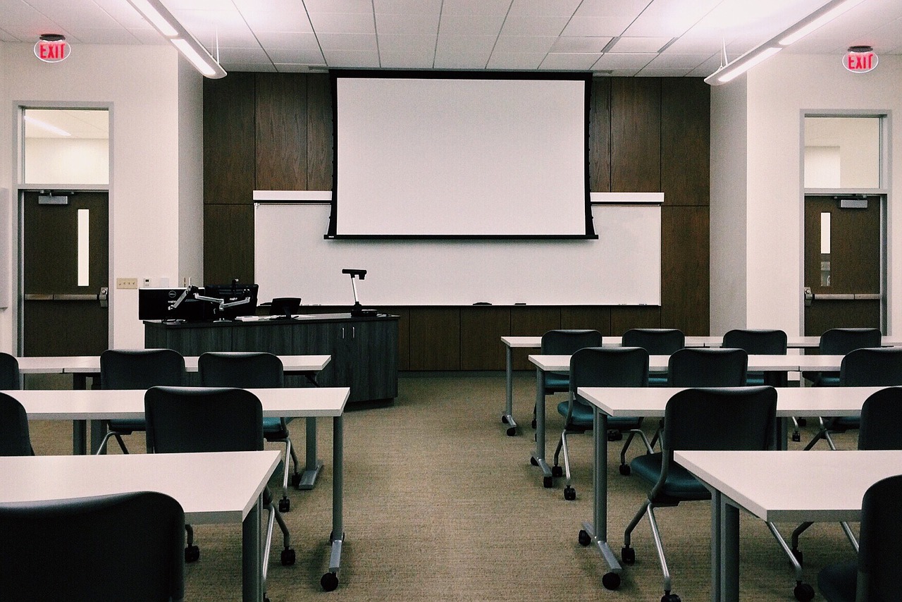 classroom school desks free photo