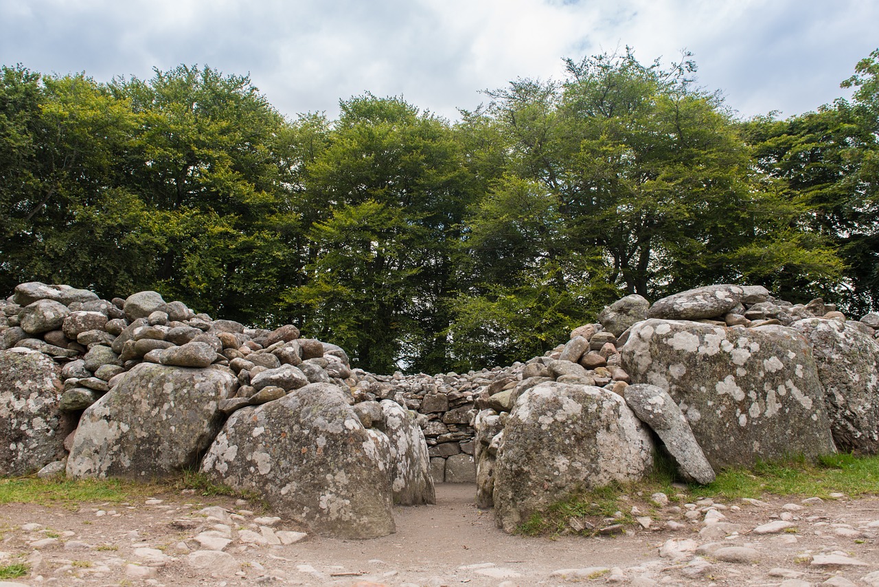 clava cairn resting place cemetery free photo