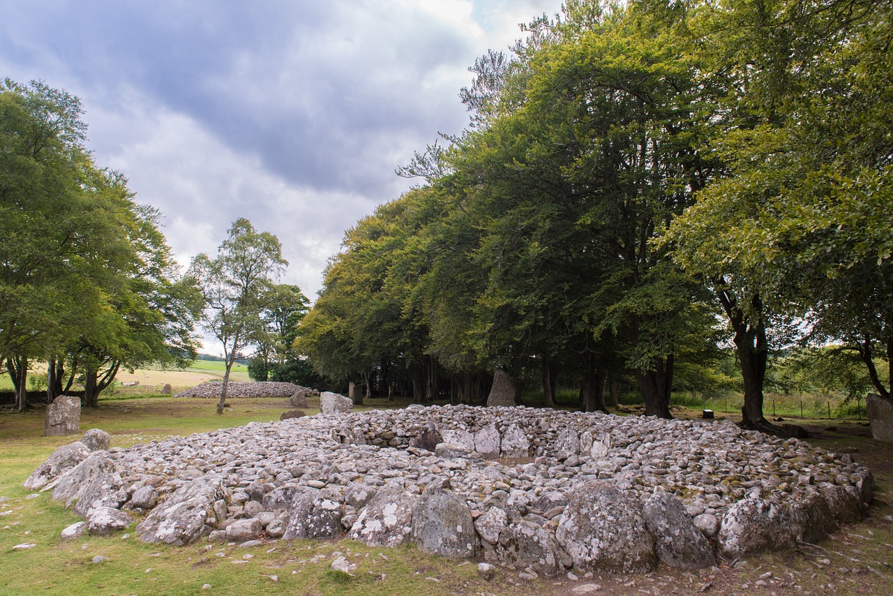 clava cairn resting place cemetery free photo