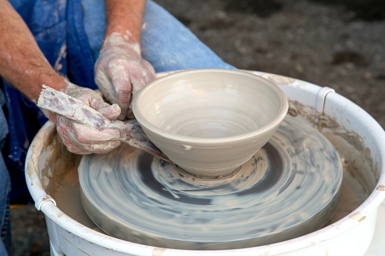 clay potter wheel free photo