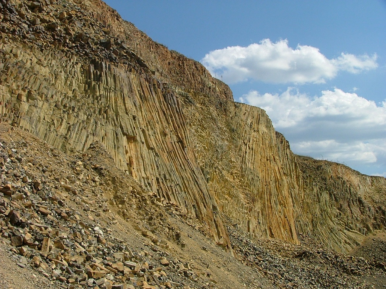 cliff stone quarry free photo