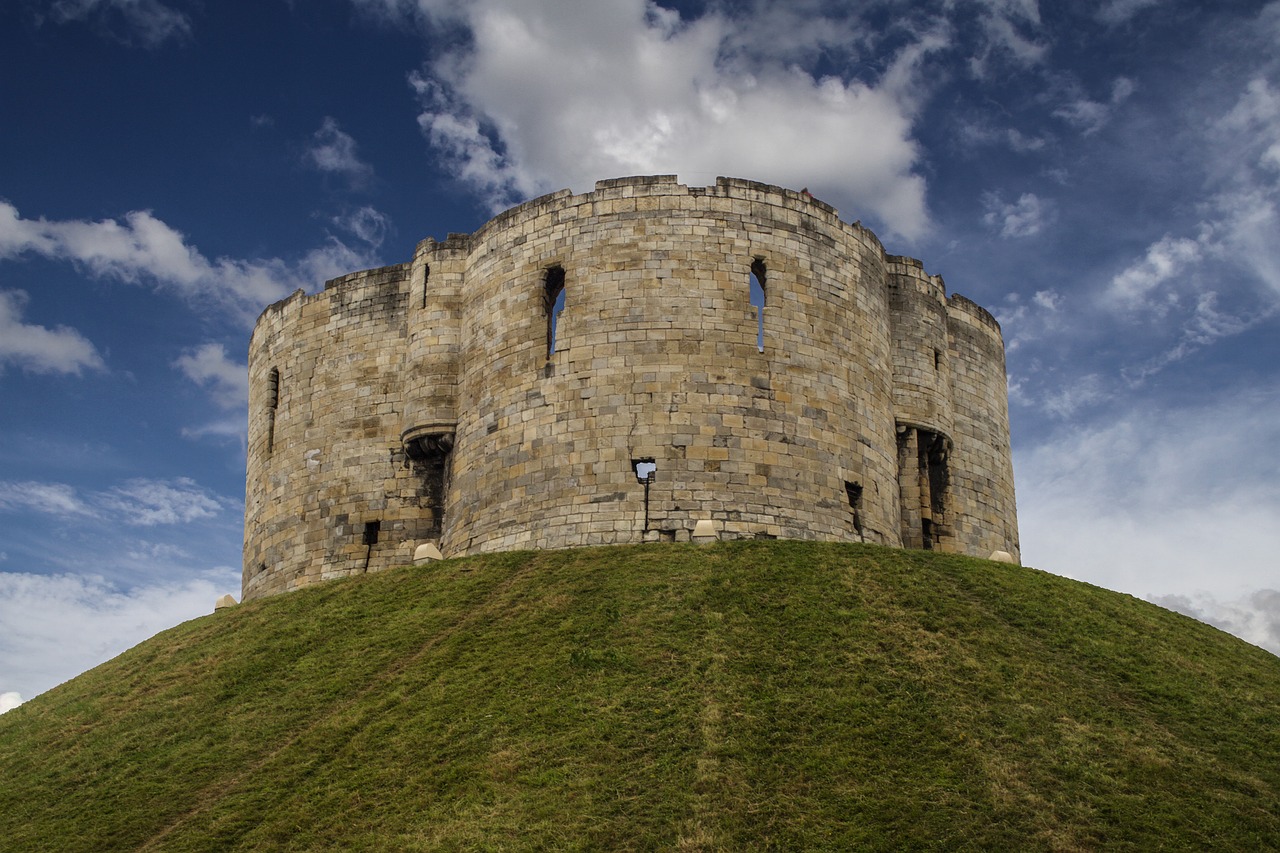 clifford's tower york castle defensive tower free photo