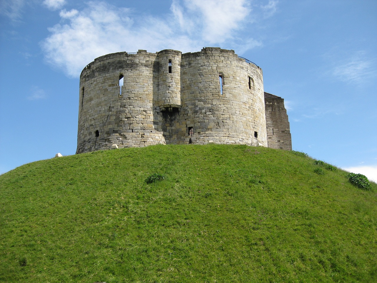 clifford's tower  york  england free photo