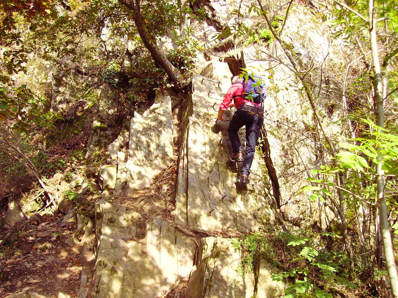 climbing iron hook medium difficulty free photo