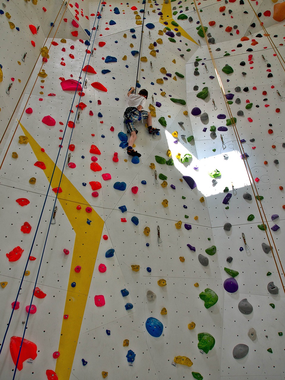 climbing wall indoor free photo