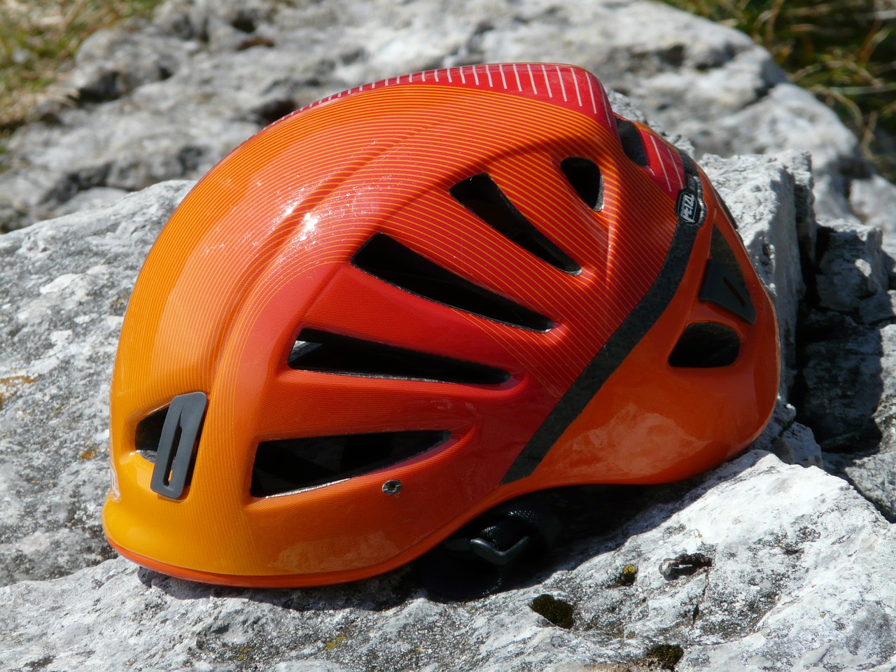 climbing helmet helm sport climbing helmet free photo