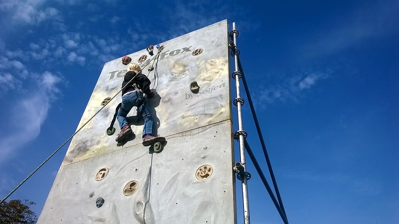 climbing wall climb artificial free photo