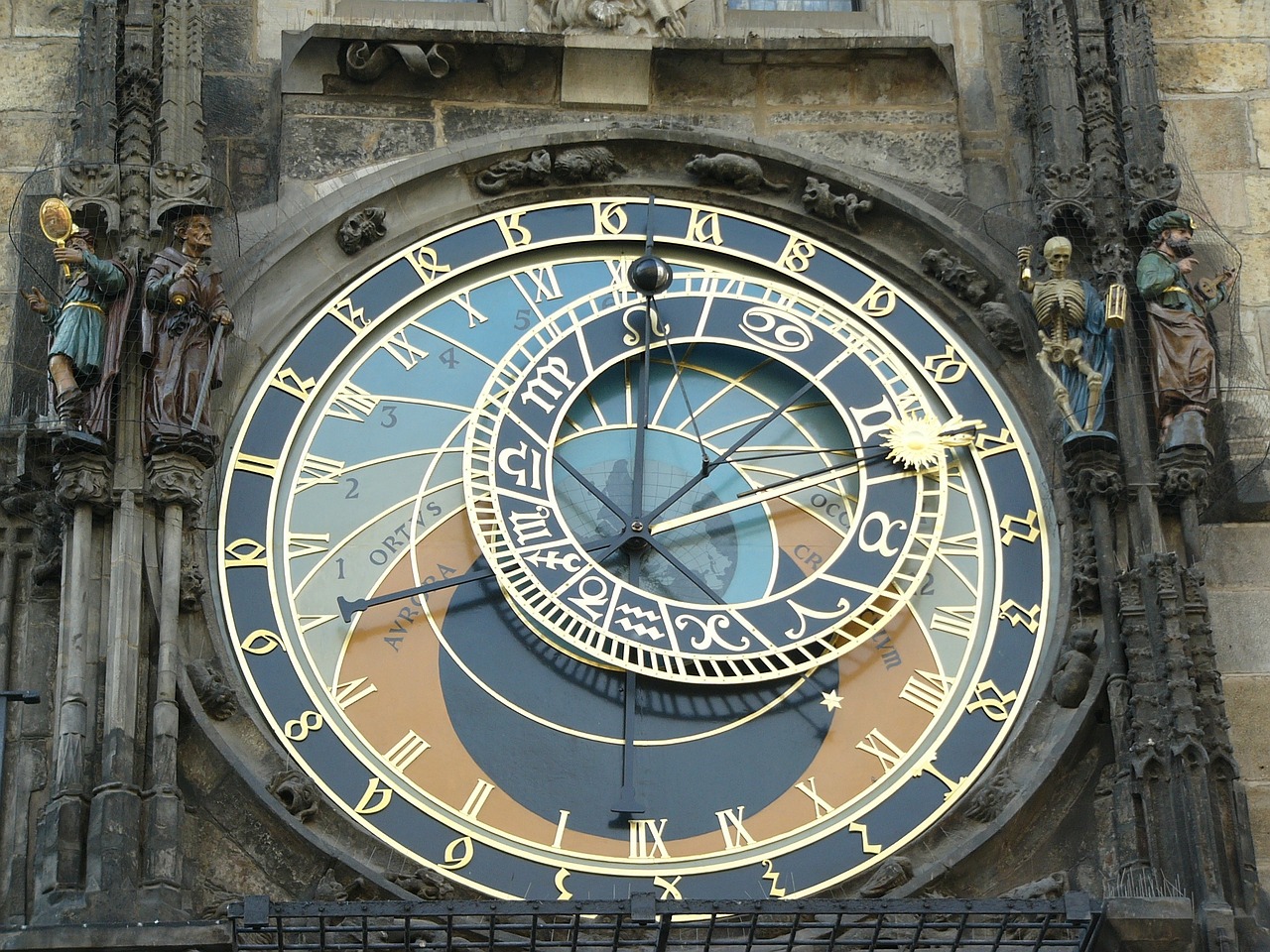 clock clock on the old town square watch the twelve apostles free photo