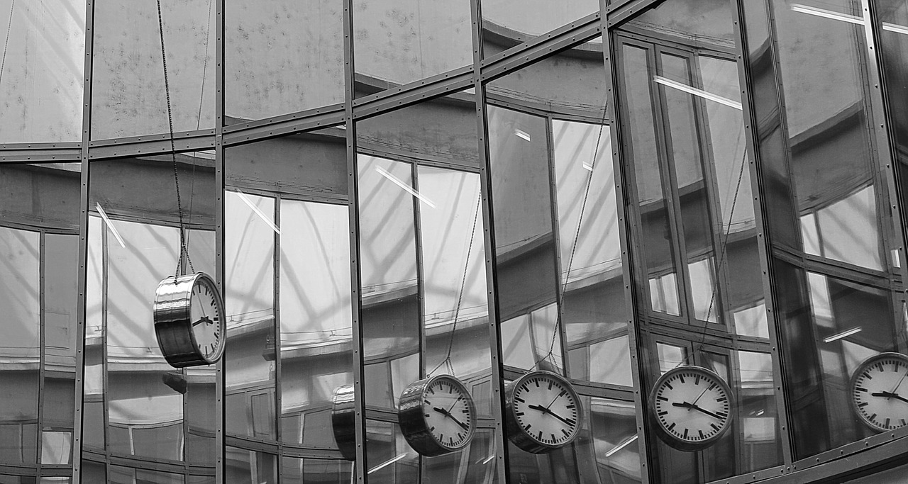 clock time kunsthalle free photo