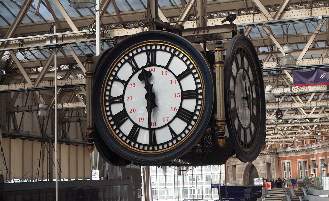 clock waterloo station london free photo