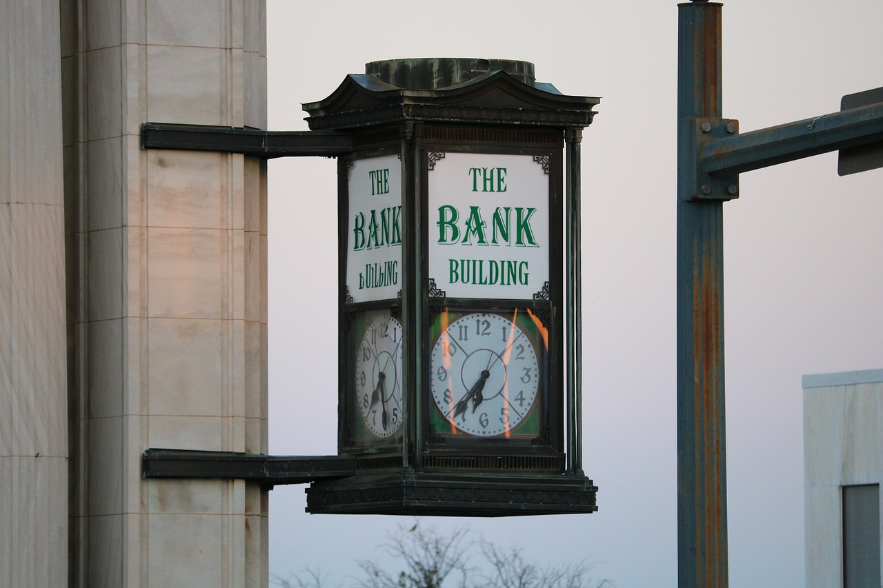 Time town. Город времени. Будите в городе. Clock Town Chisinau.