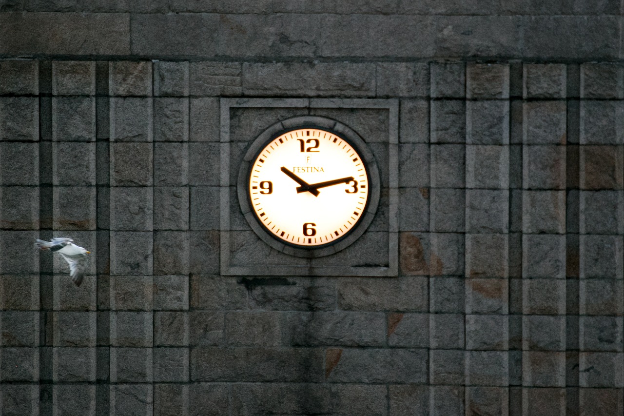 clock tower hour free photo