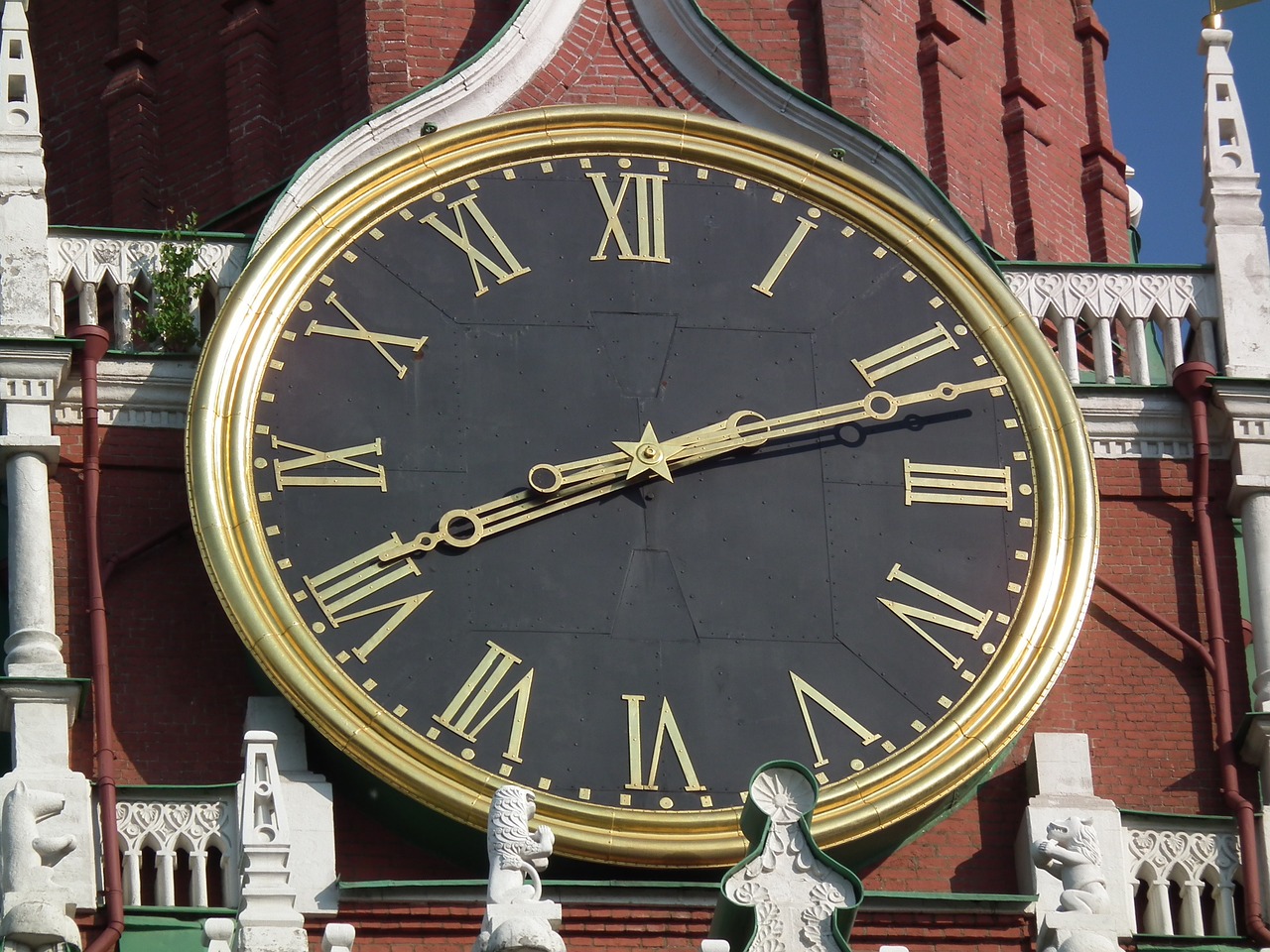 clock clock face kremlin free photo