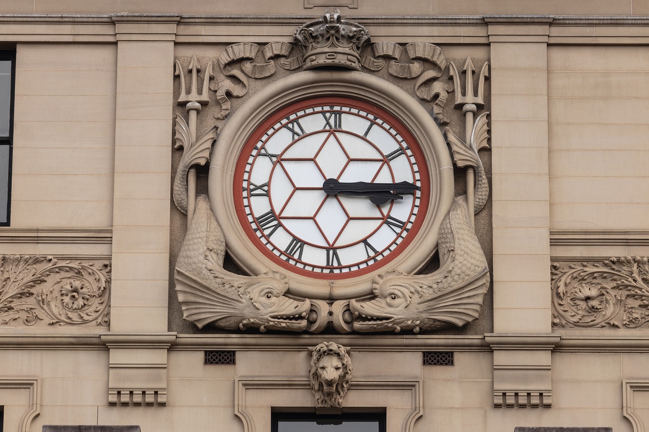 clock  clock face  building free photo