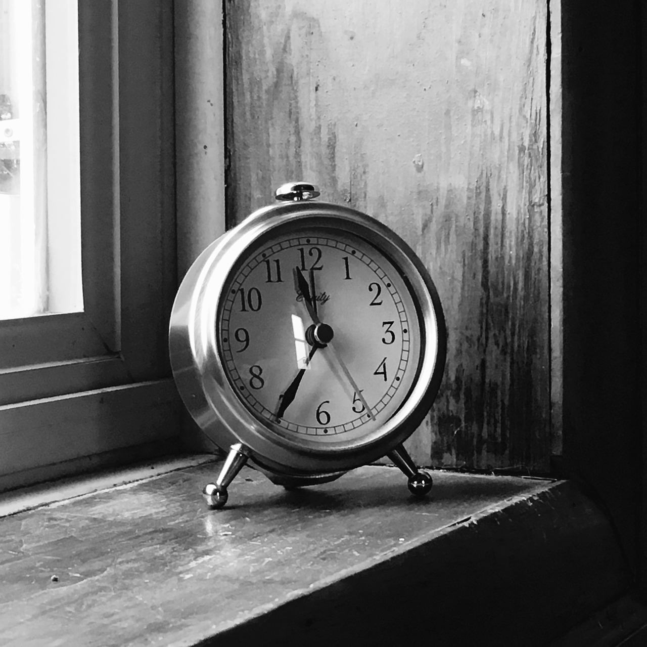 clock  vintage  black free photo