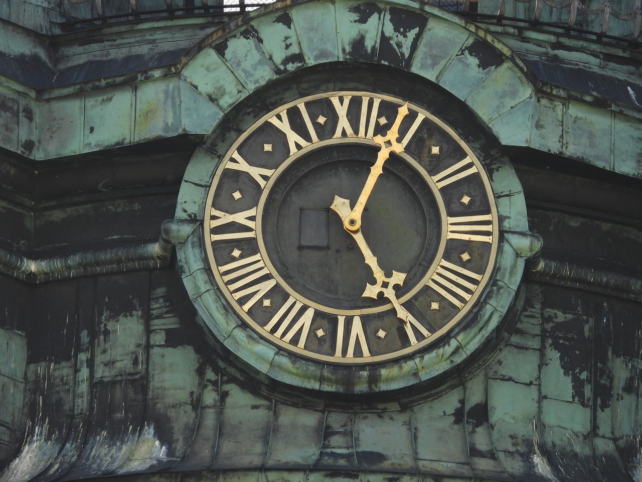 clock  monument  architecture free photo