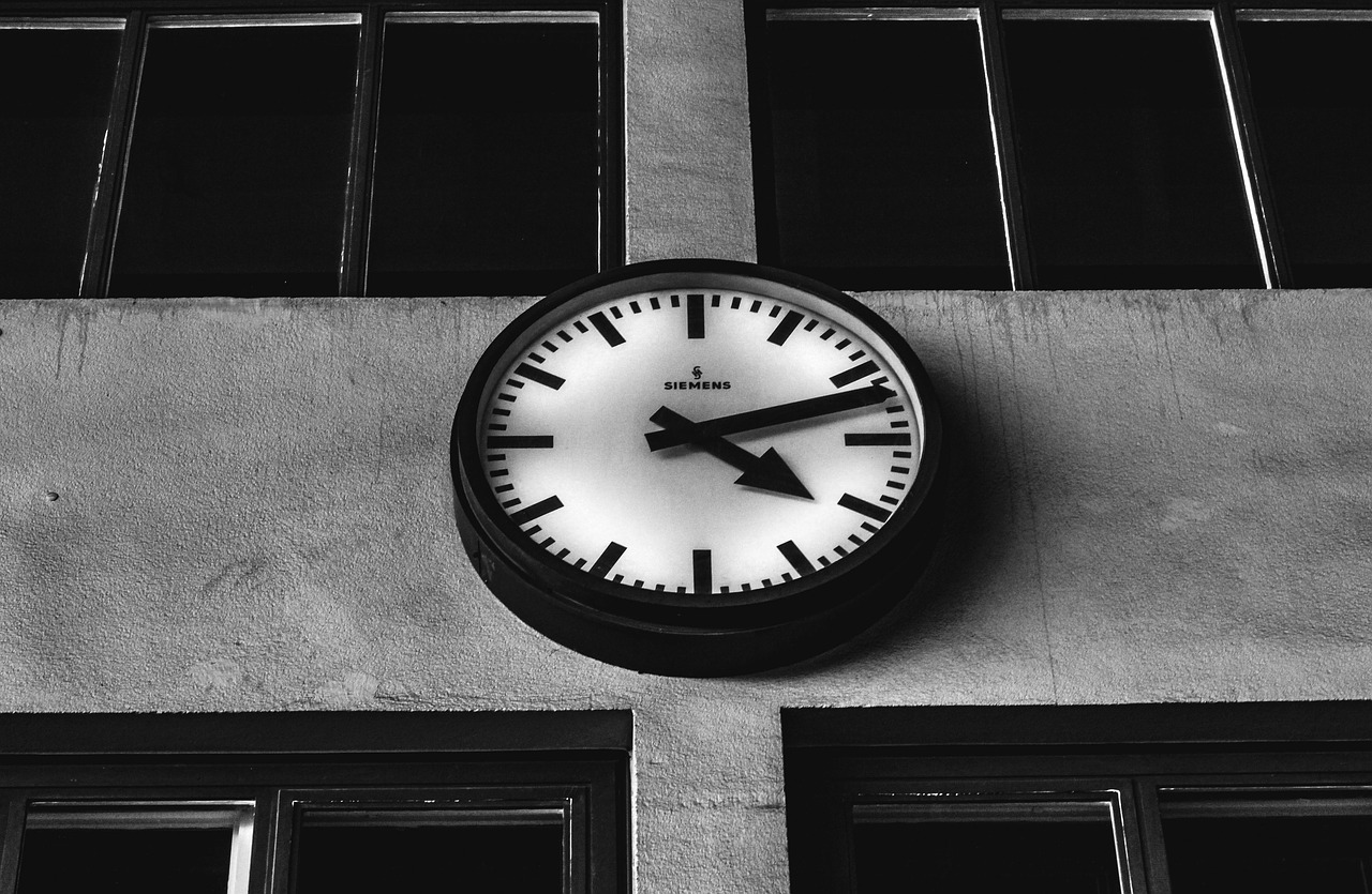 clock  analog  hour hand free photo