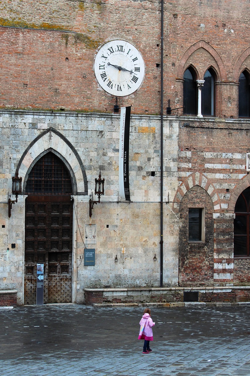 clock time italy free photo