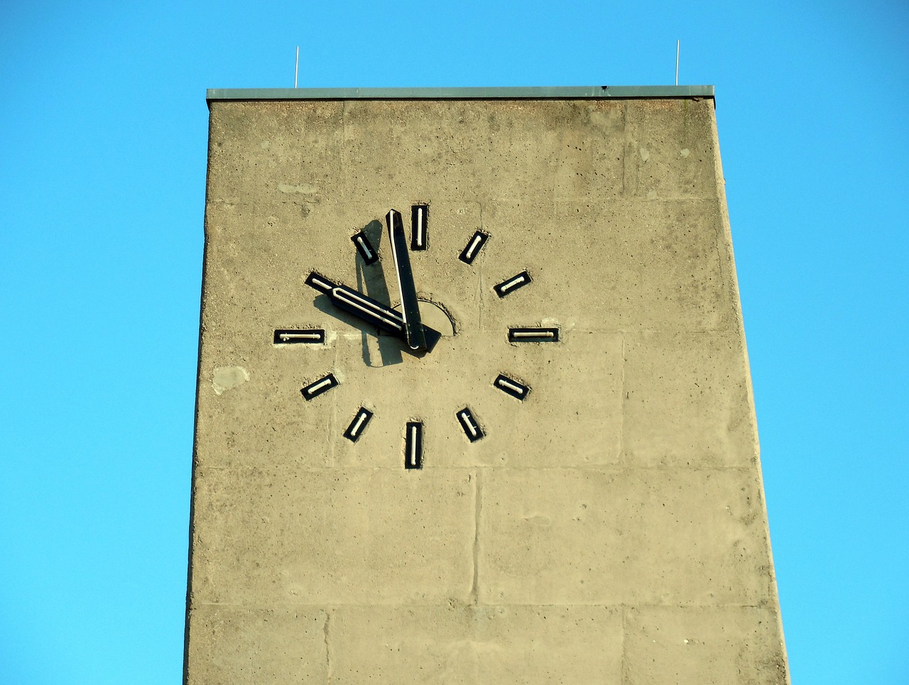 clock clock tower time free photo