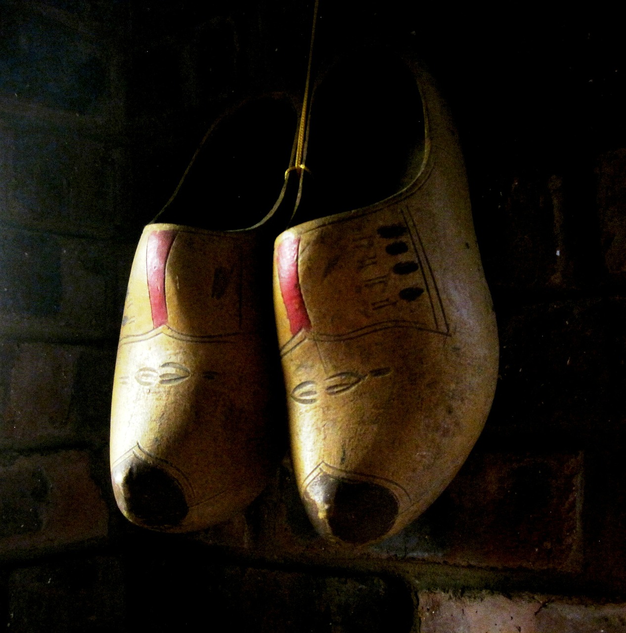 clogs wooden shoes free photo