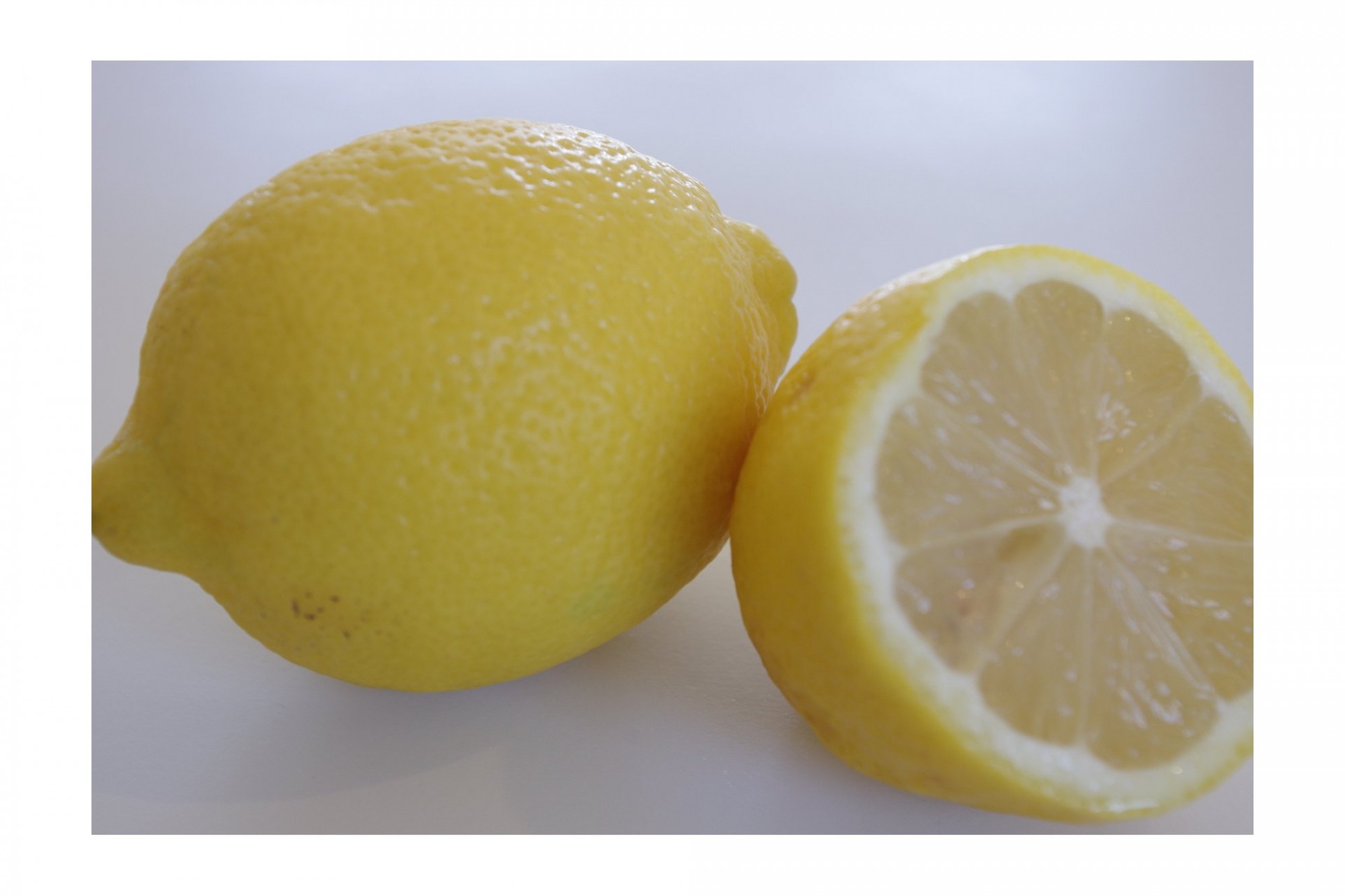 close-up cut lemon free photo
