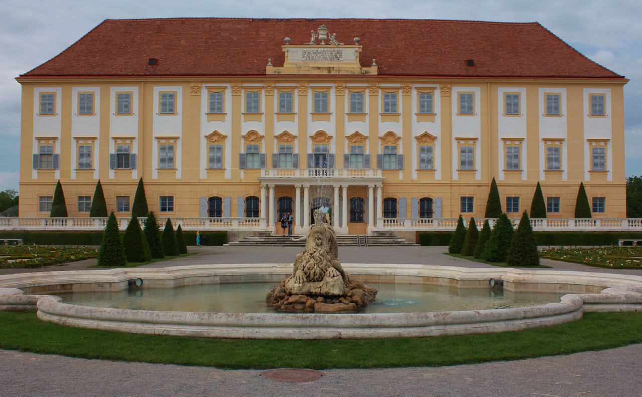 closed courtyard nö fairy castle picturesque free photo