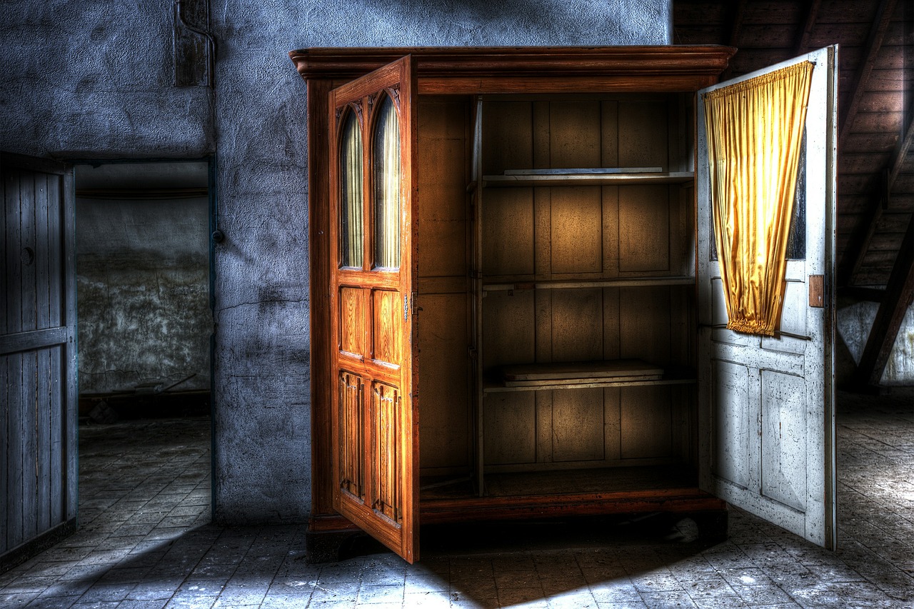 closet hdr expired free photo