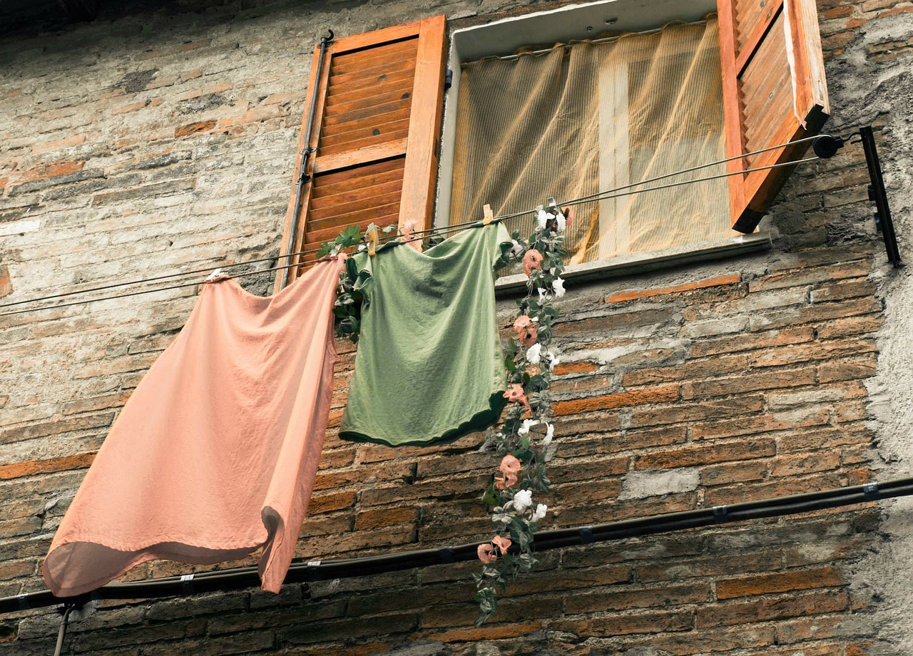 clothes line window fortress free photo