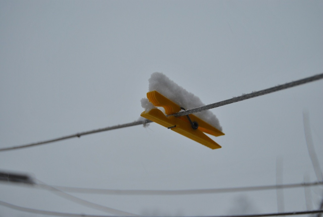 clothespin hang snow free photo