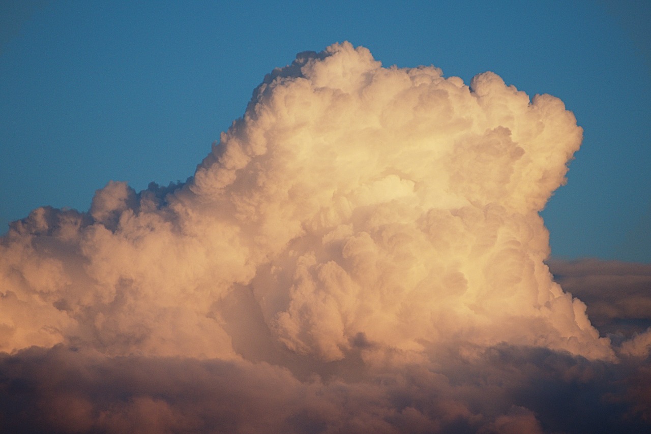 cloud cloud mountain cumulus free photo