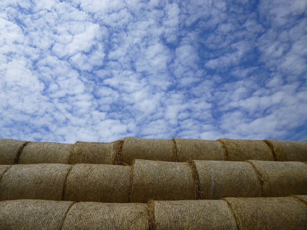 cloud straw bale tanya free photo