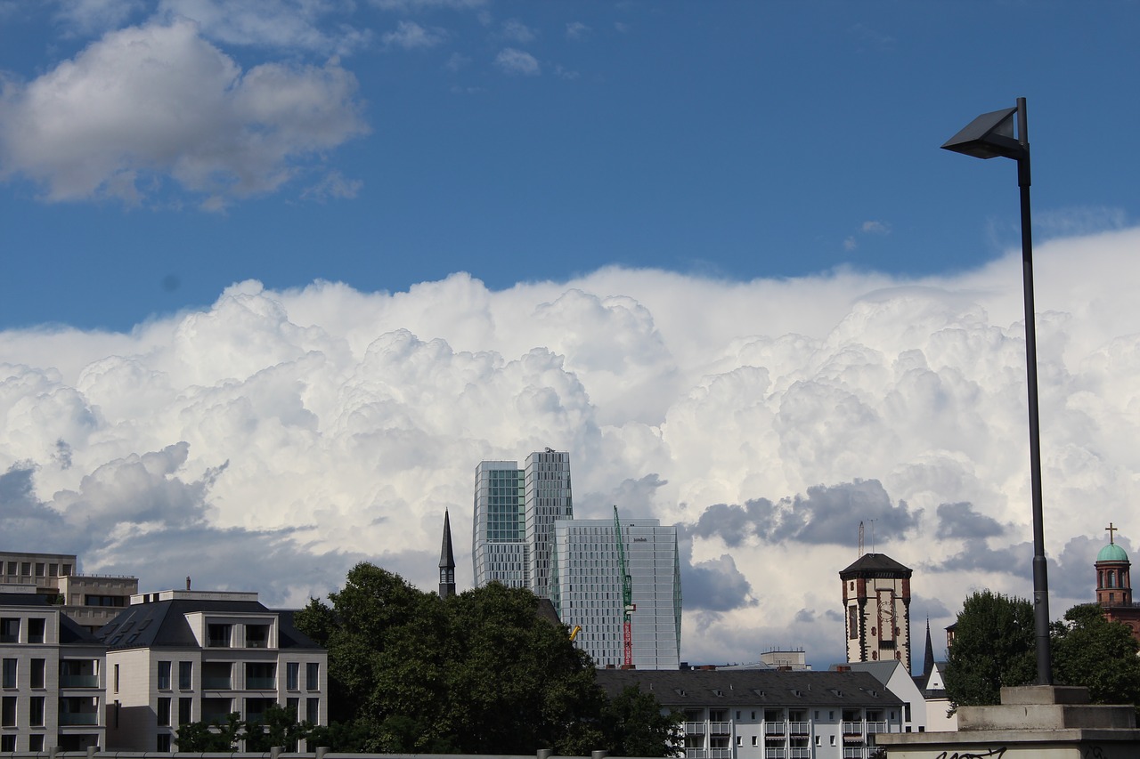 cloud threatening city free photo