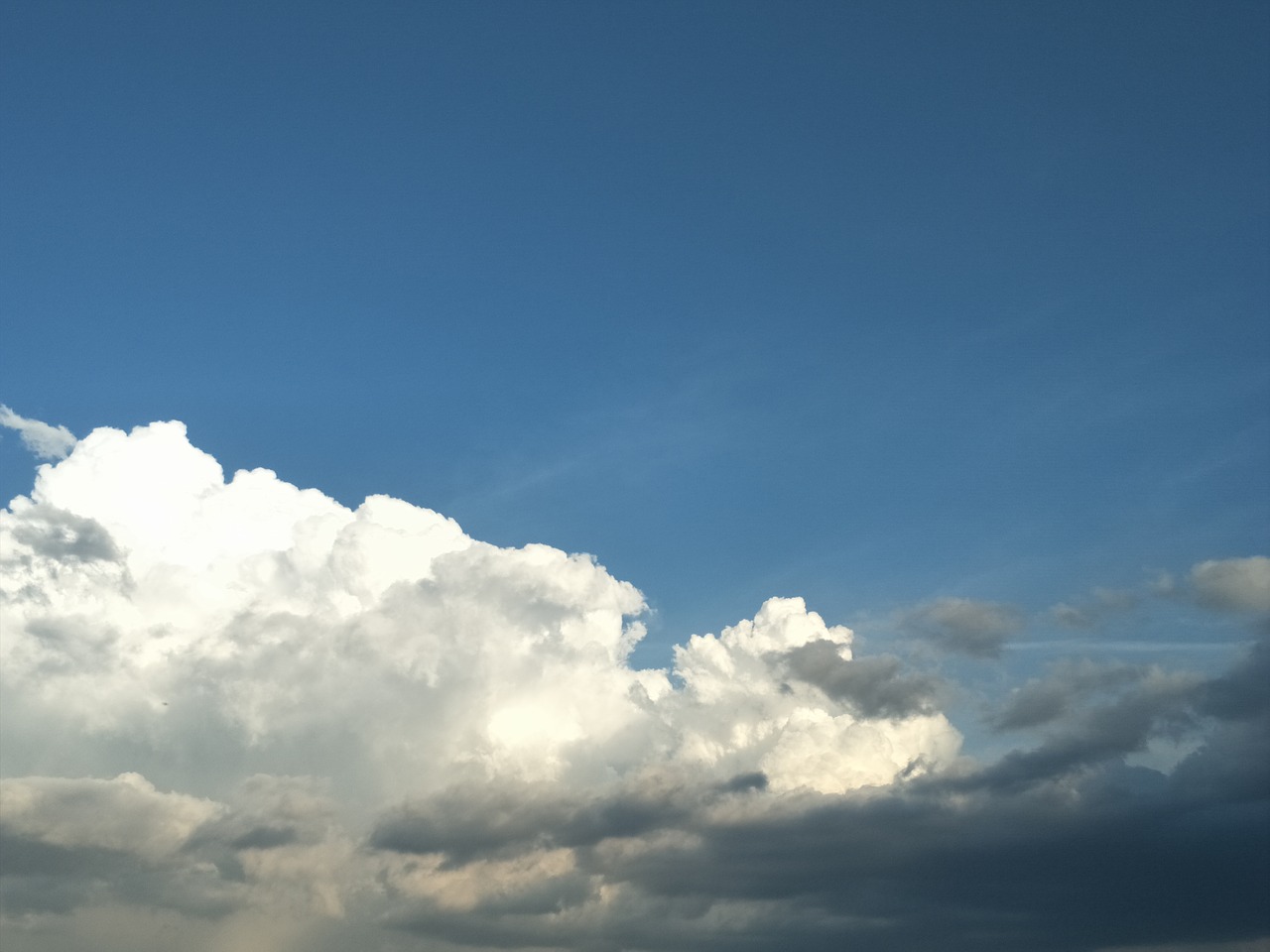 cloud blue sky dark clouds free photo