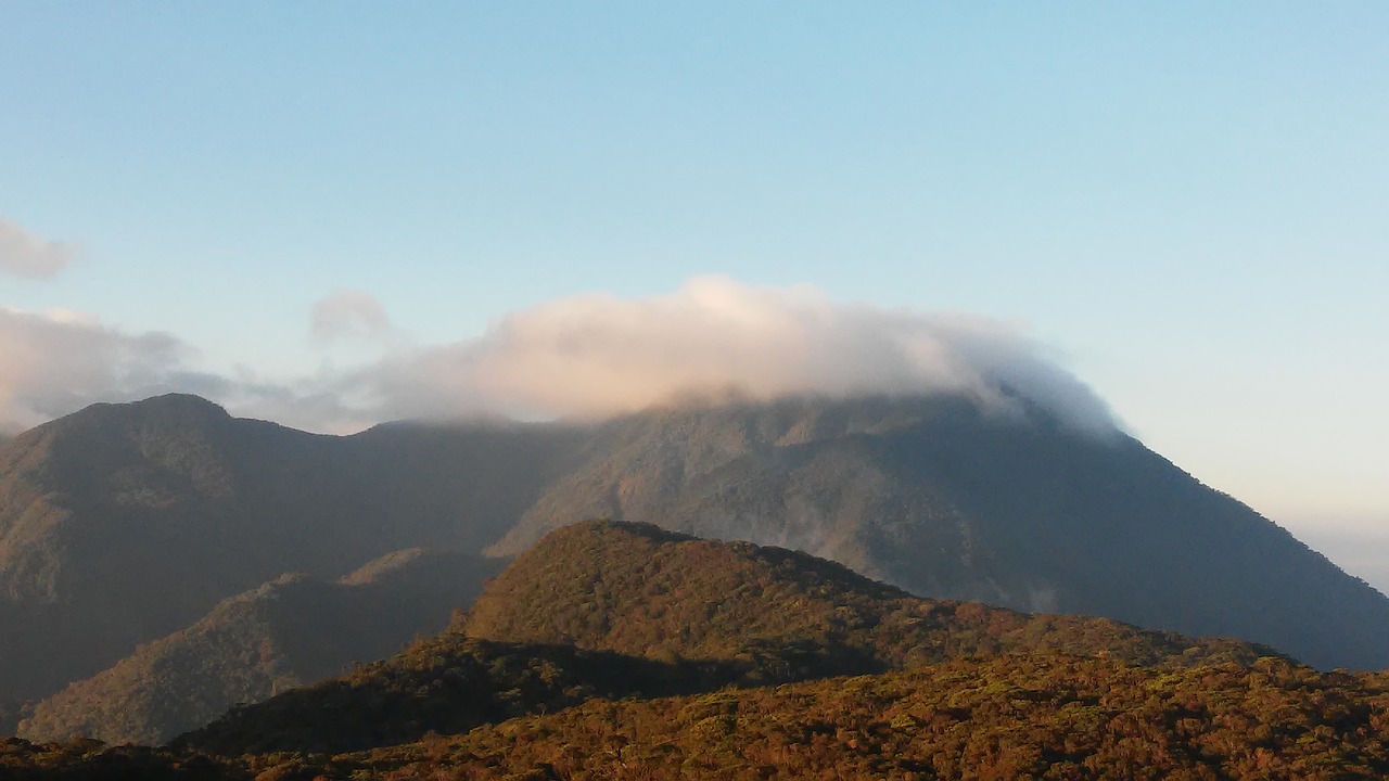 cloud hills mountain free photo