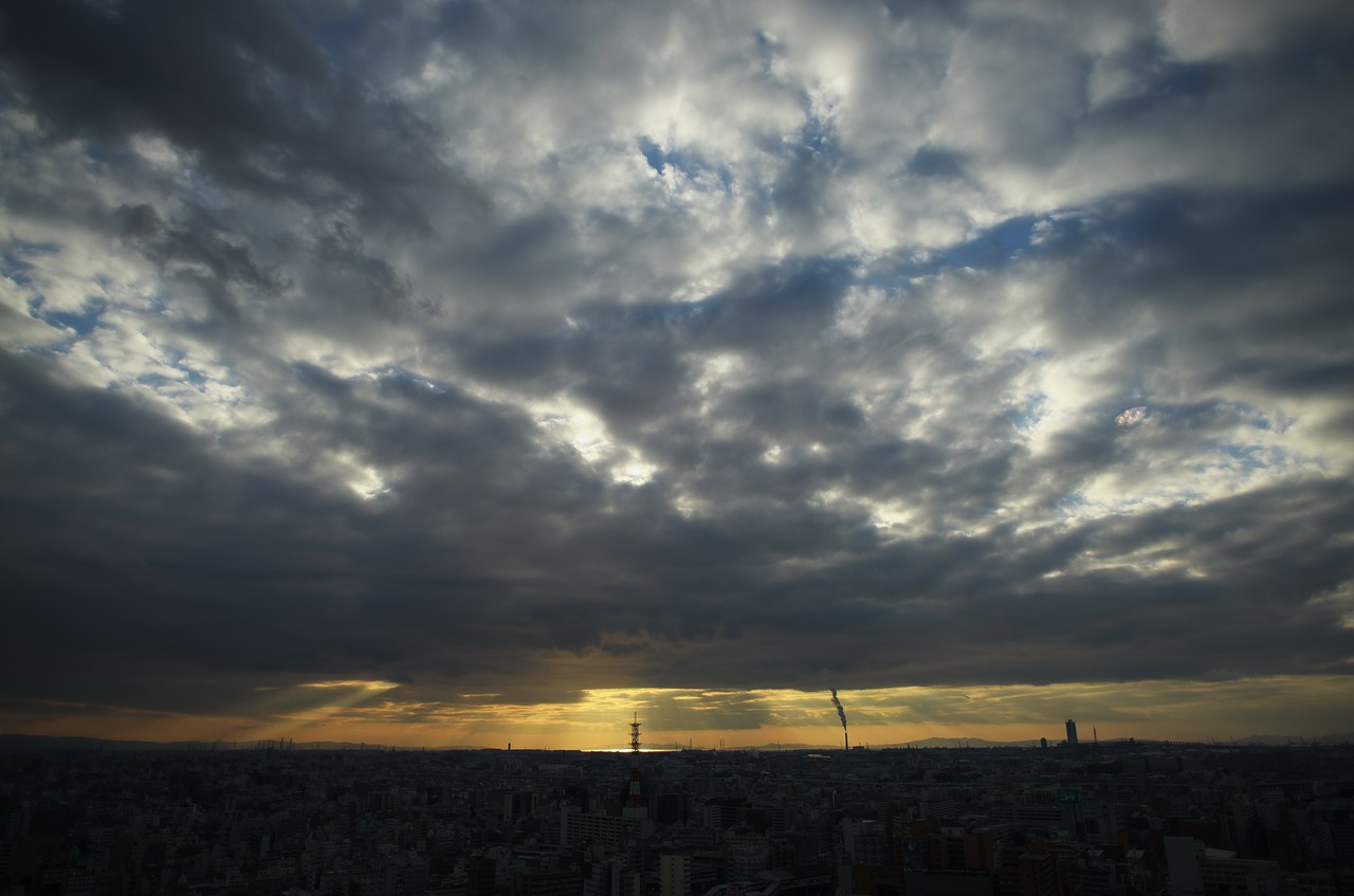 cloud tsutenkaku osaka free photo