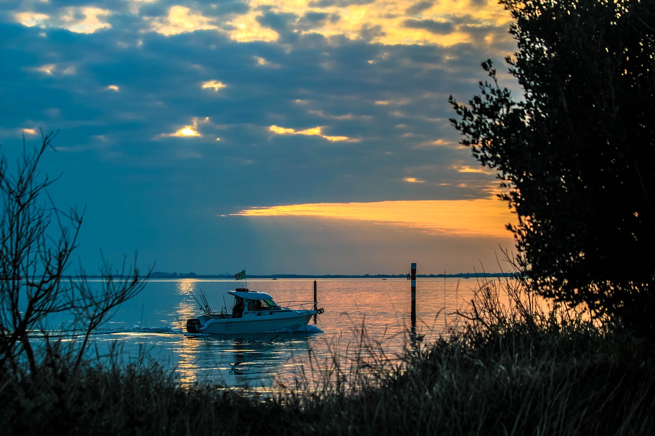 cloud great boat free photo