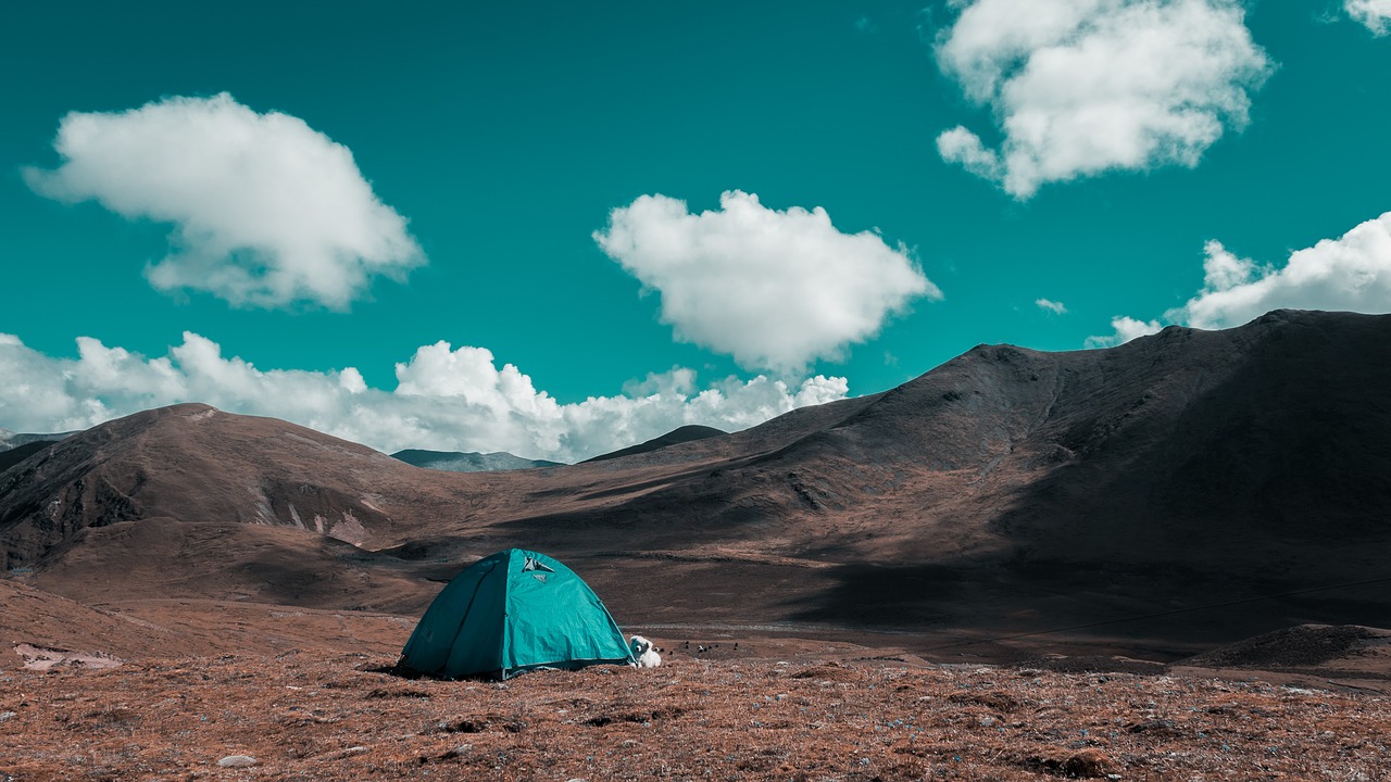 cloud  tent  grassland free photo