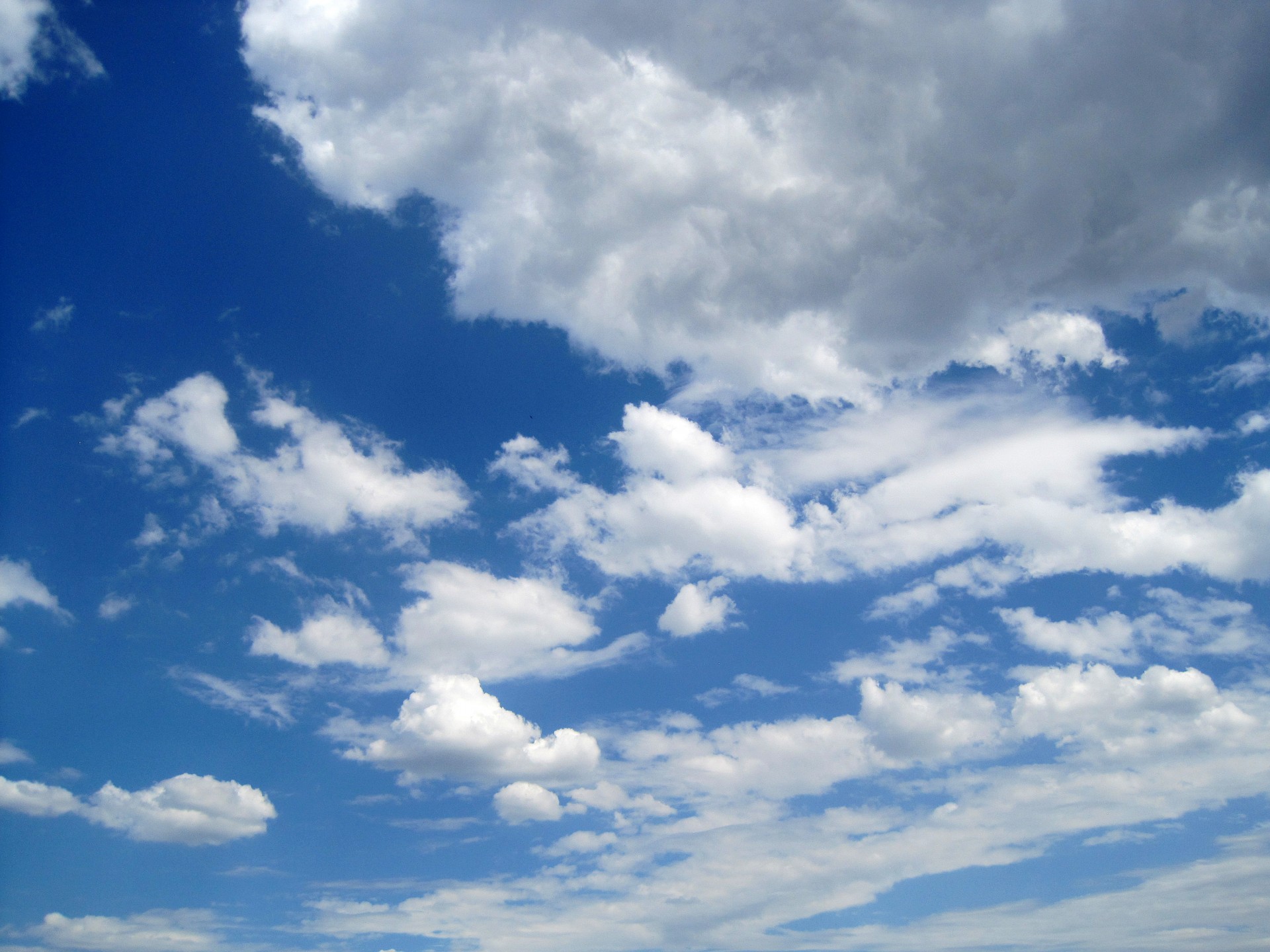 sky blue clouds free photo