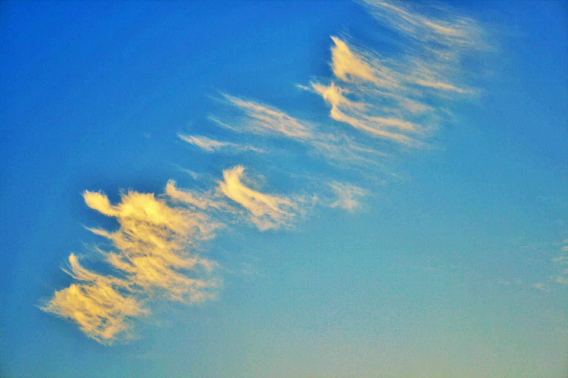 sky cloud marks free photo