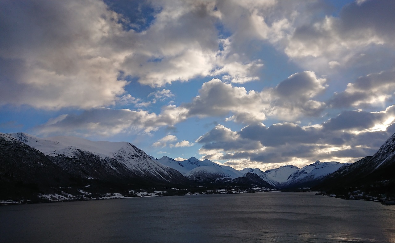 clouds  snow  mountain free photo