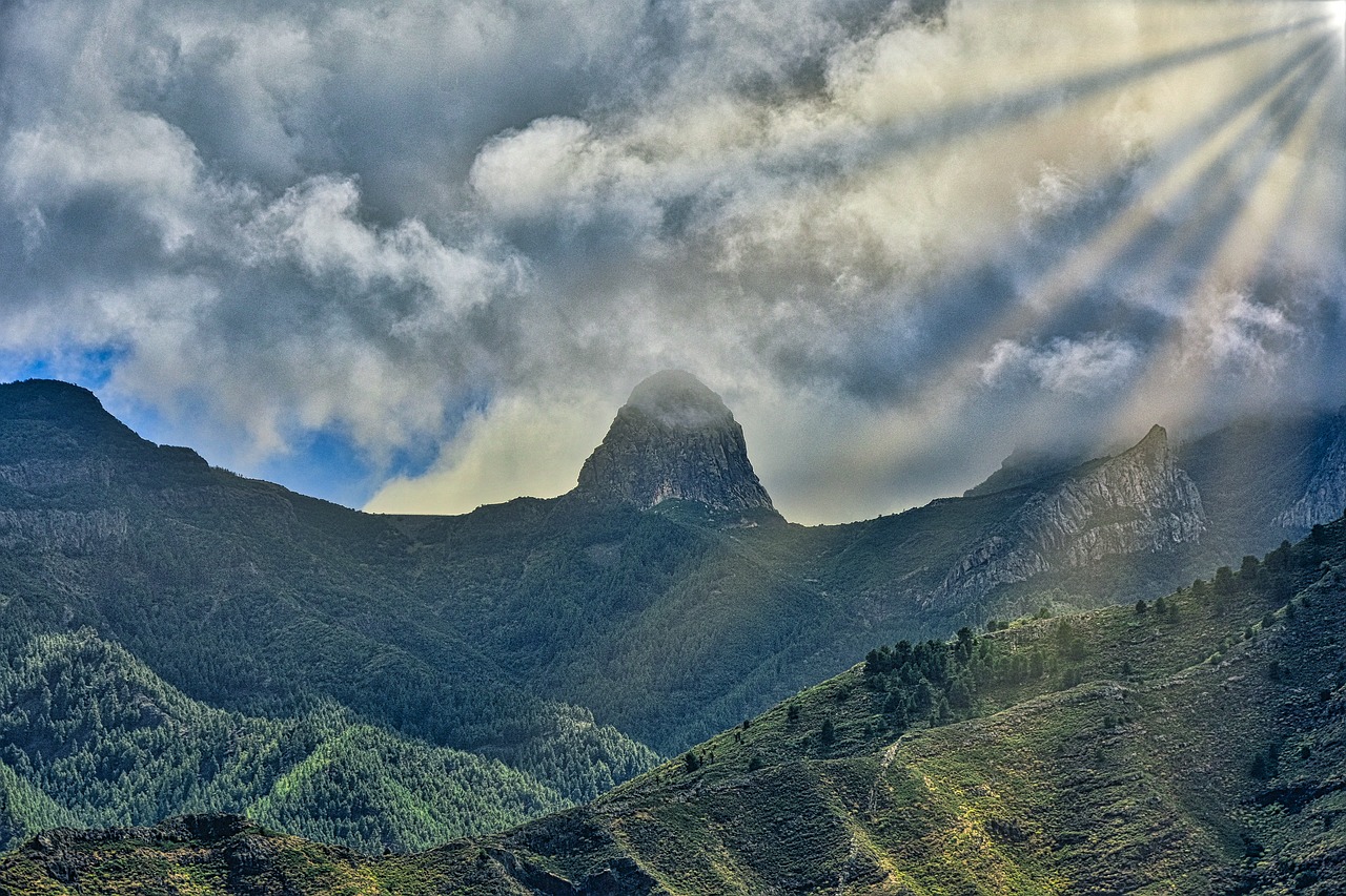 clouds  sky  mountain free photo