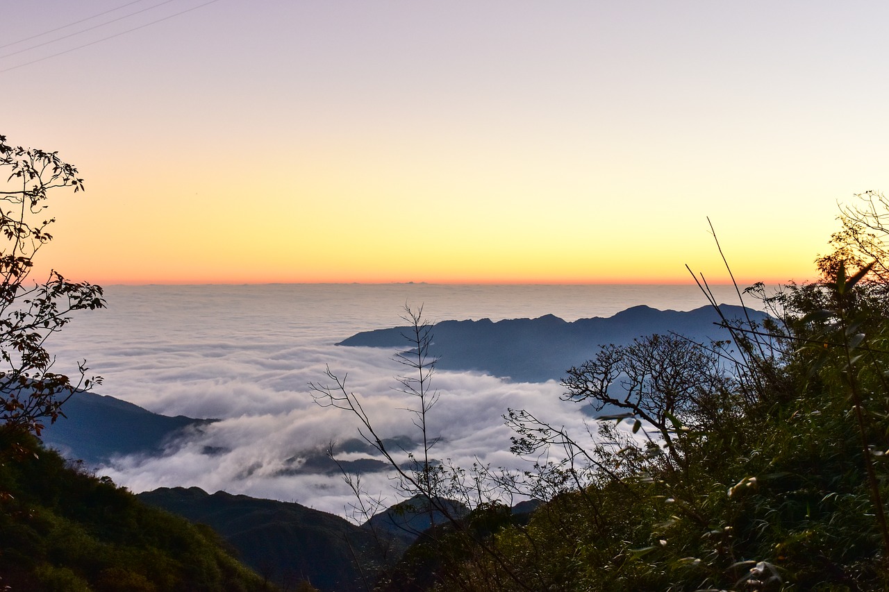 clouds  sunrise  sky free photo