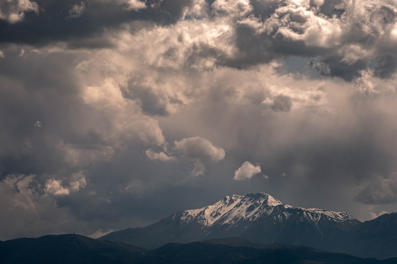 clouds  mountains snow  landscape free photo