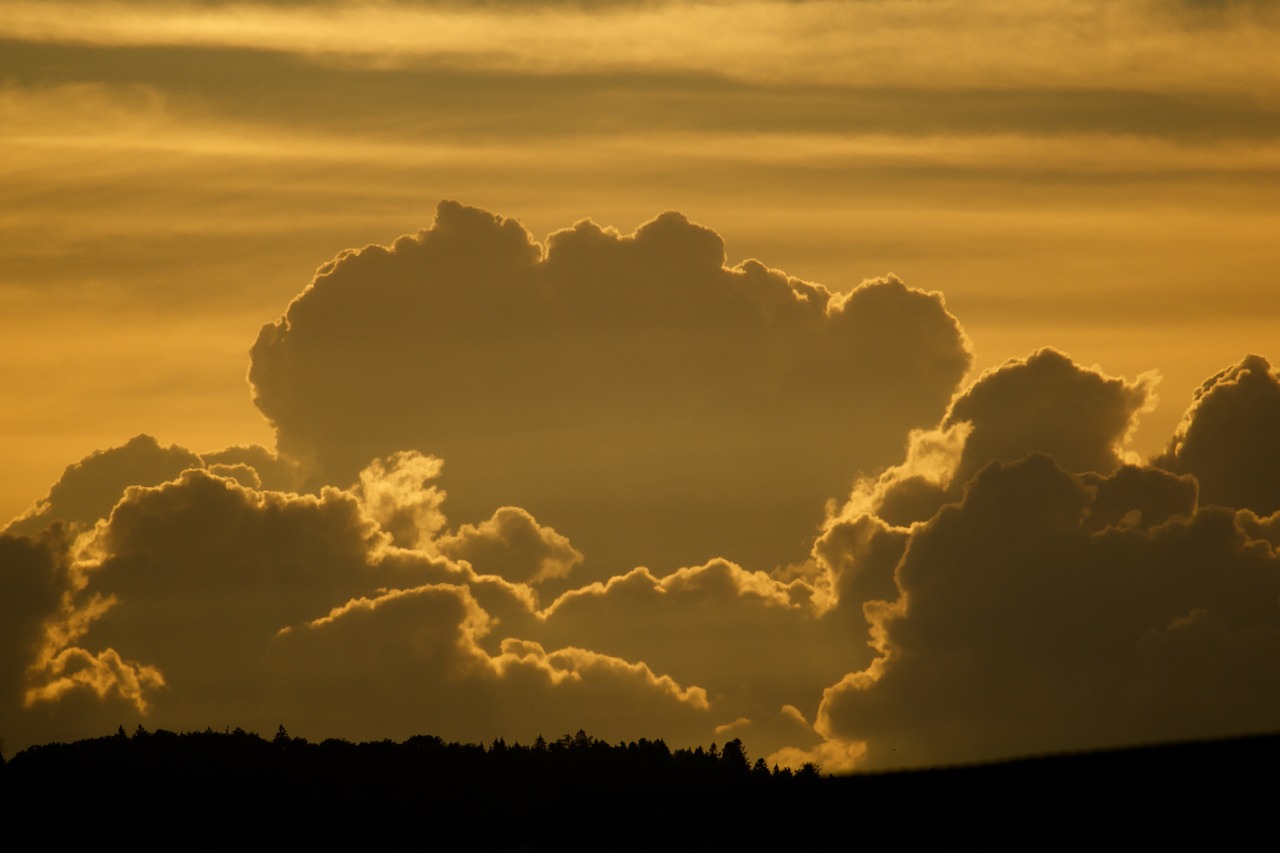 clouds thunderstorm twilight free photo