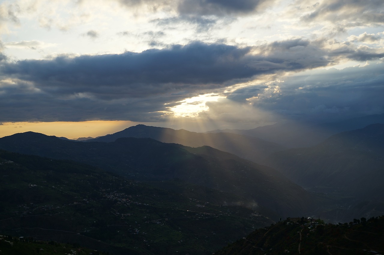 clouds sun rays dusk free photo