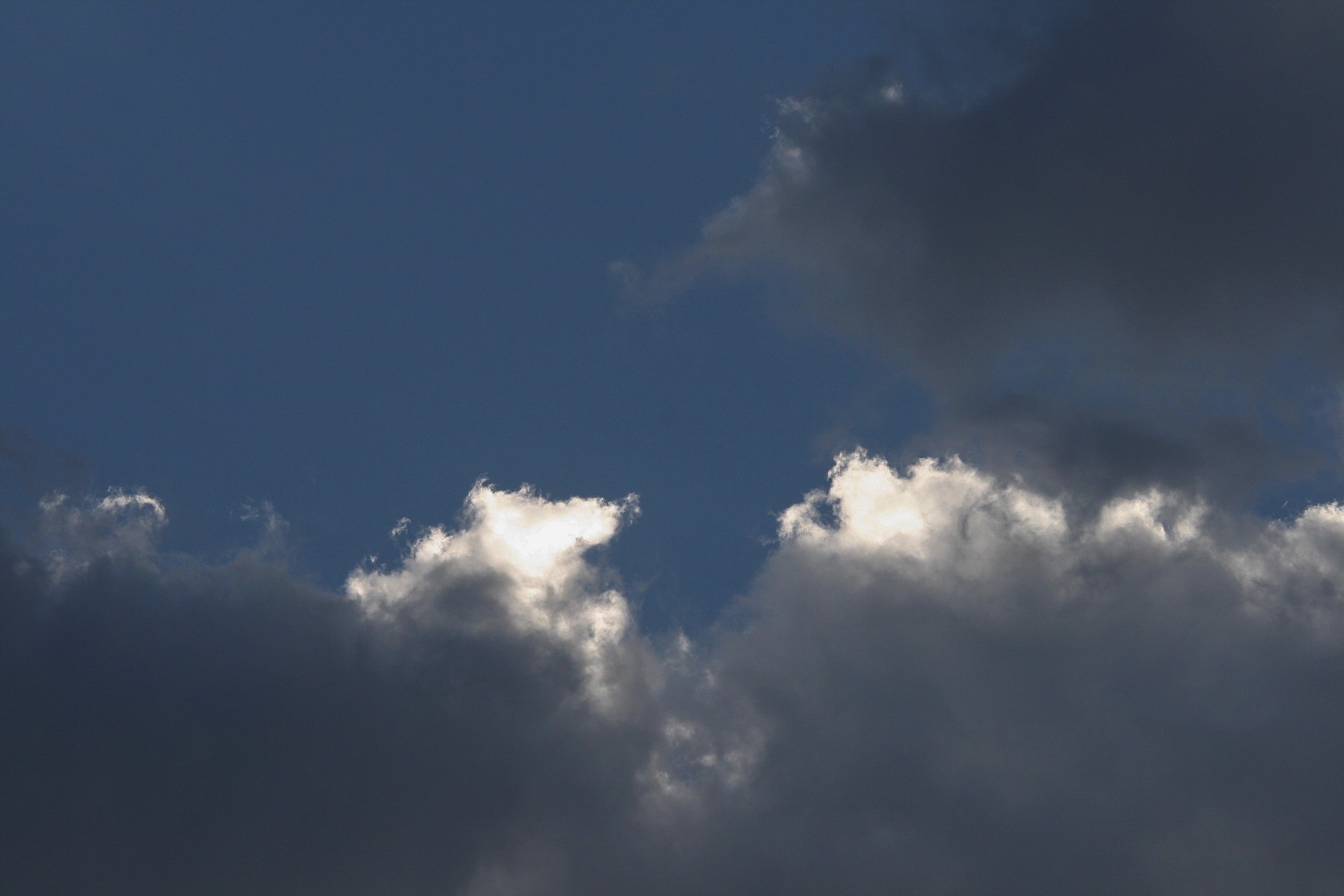 sky blue clouds free photo