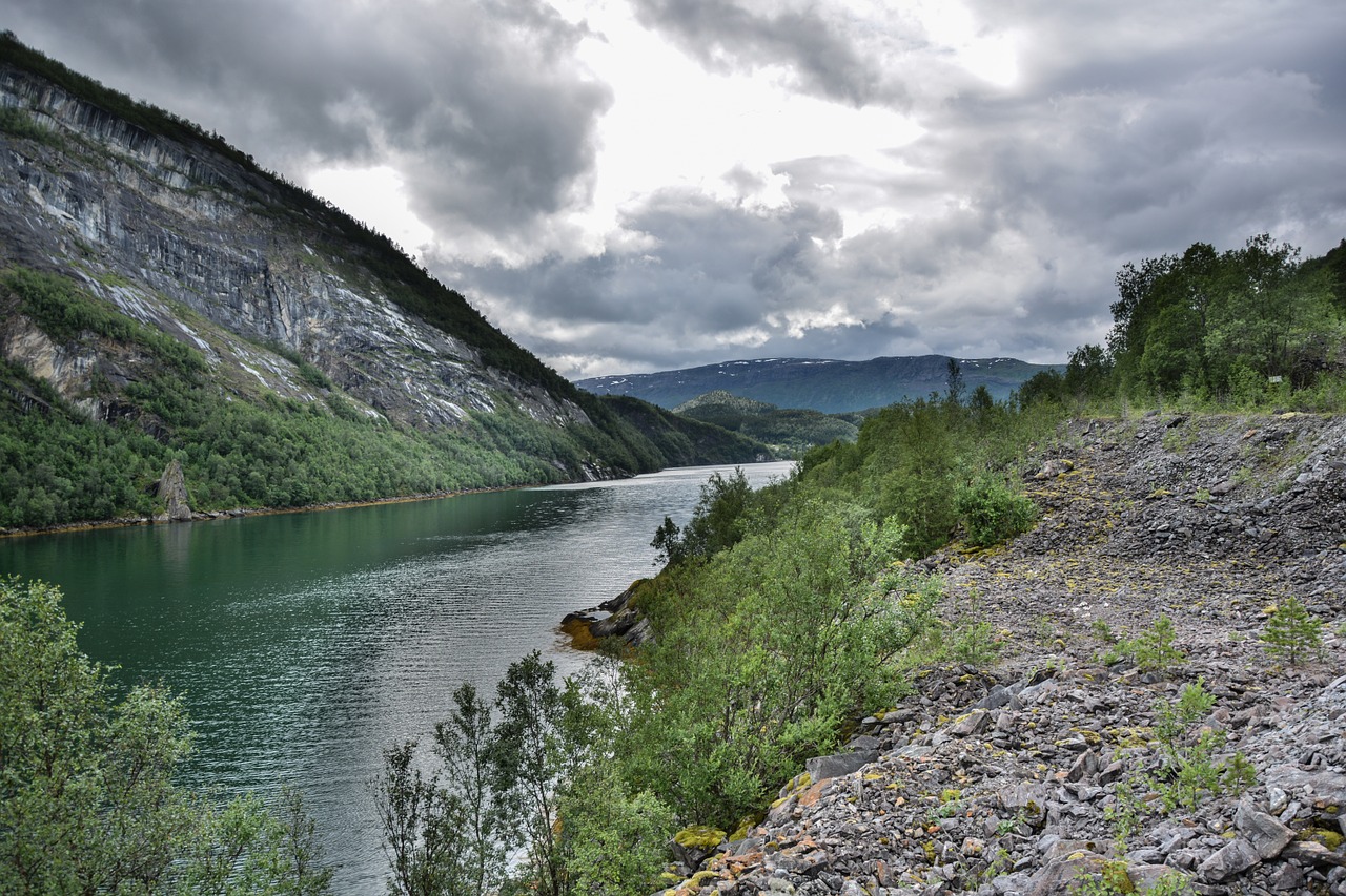 cloudy landscape mountains free photo